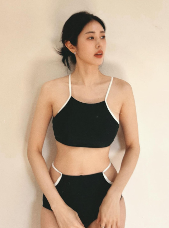 American Broadcaster and Lawyer Seo Dong-ju Stuns in Revealing Bikini Photos