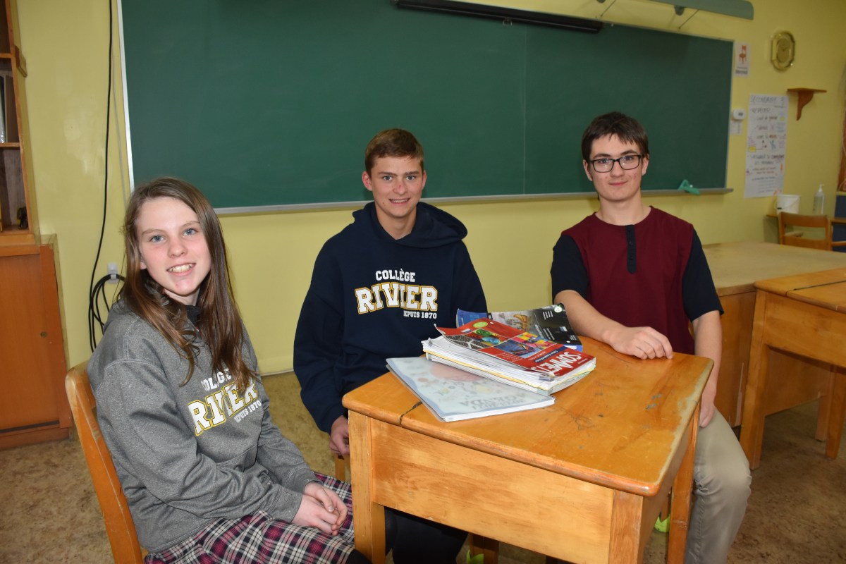 Coaticook: three students from Collège Rivier stand out for their perseverance