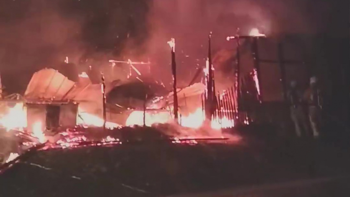 Devastating Fire Destroys Pavilion at Athénée Royal Agri-Saint-Georges in Huy: Updates from Firefighters - Archyde