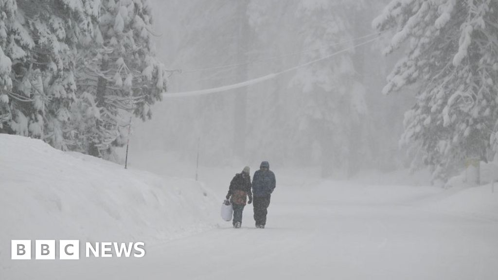 Massive Snowstorm Hits Californian Ski Resorts, Closes Roads and Causes Disruptions - Archyde