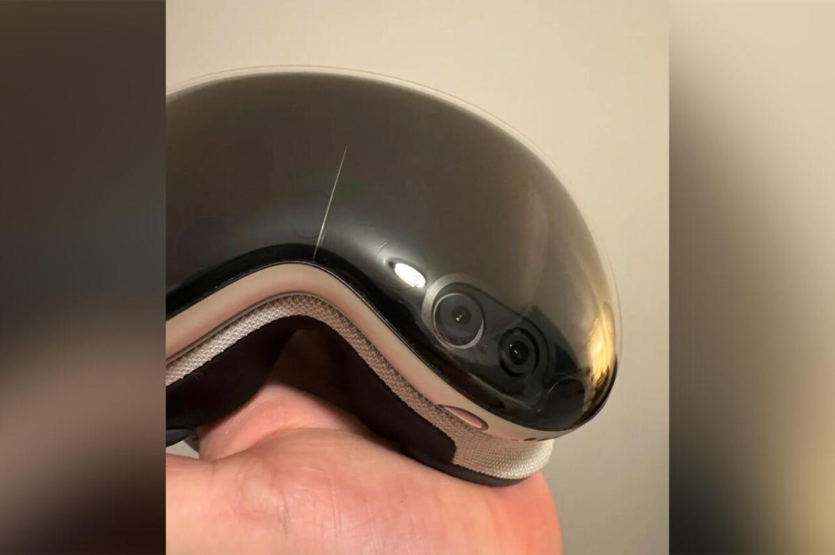 Vision Pro users showed in the photo how the helmet breaks on its own
 – 2024-03-09 21:56:19