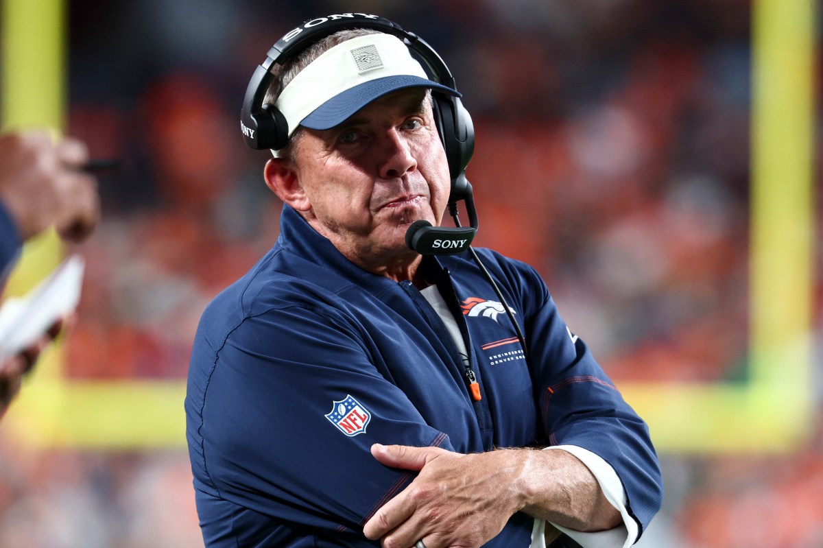 Denver Broncos coach Sean Payton during Packers game