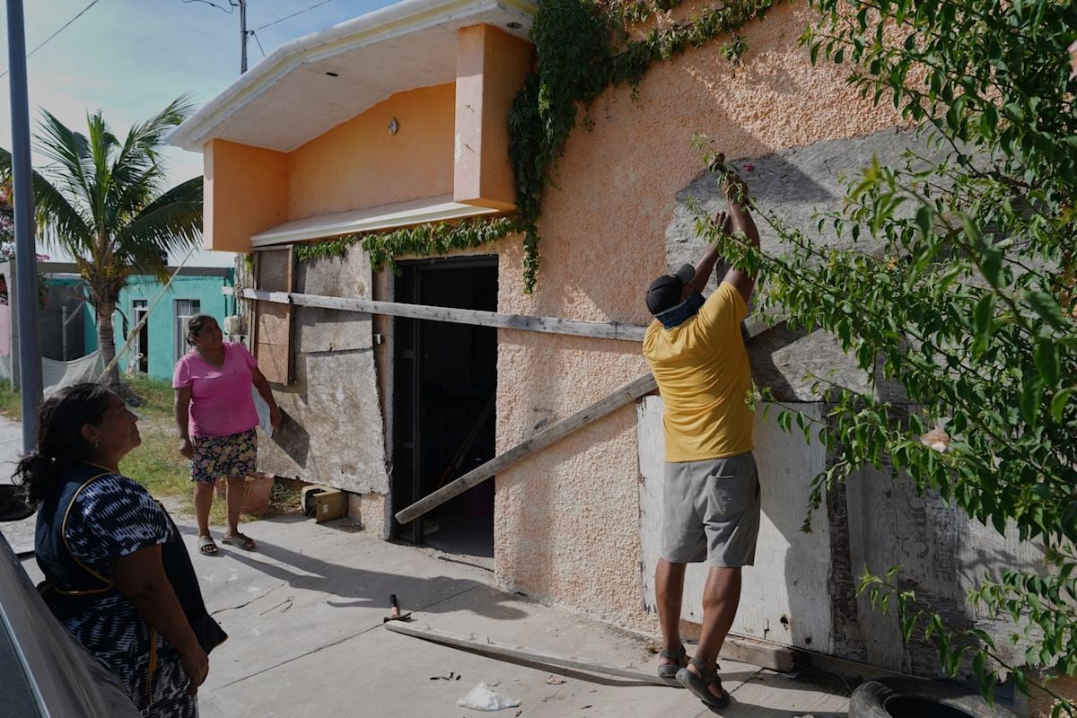 Hurricane Polo Makes Landfall in Baja California Sur With 110 MPH Winds